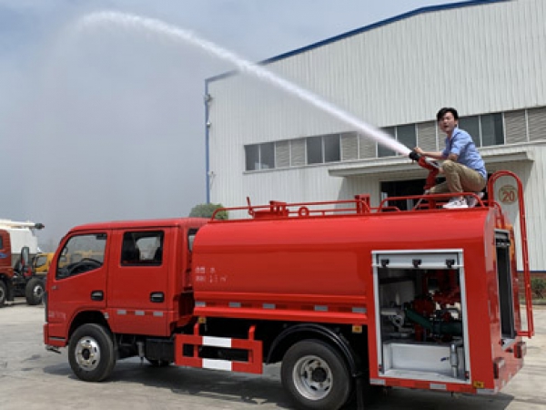 东风双排3.5吨消防洒水车（国六）